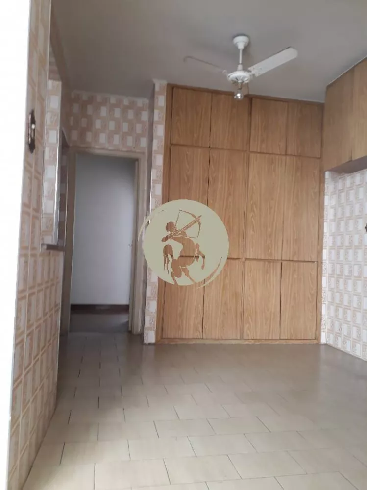 Apartamento à venda com 3 quartos, 135m² - Foto 2