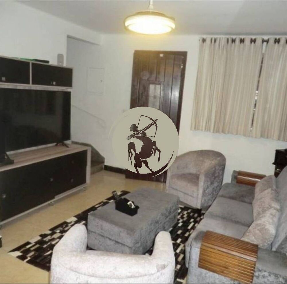 Casa à venda com 3 quartos, 135m² - Foto 1