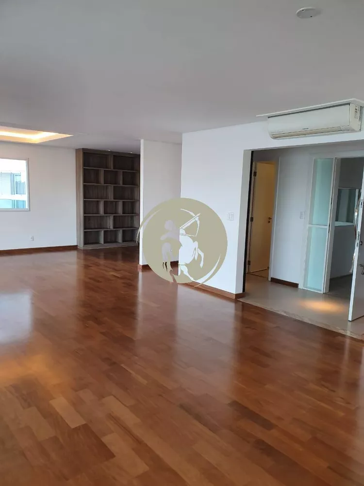 Apartamento à venda com 3 quartos, 243m² - Foto 4