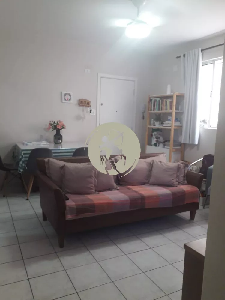 Apartamento à venda com 2 quartos, 70m² - Foto 2