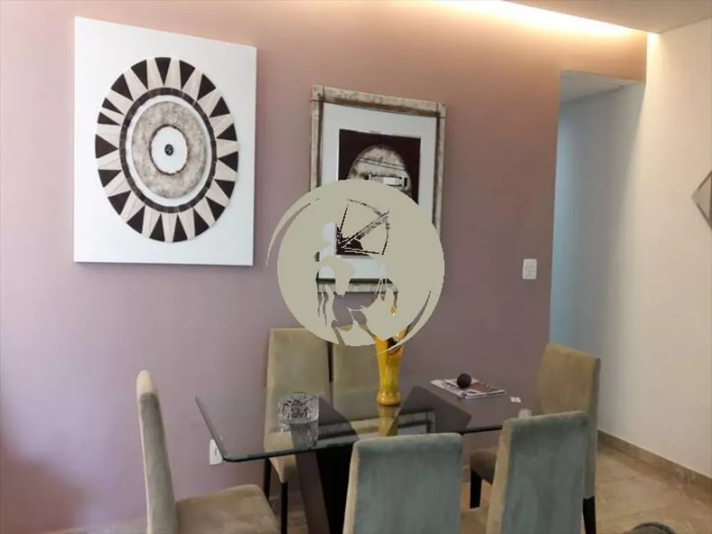 Casa à venda com 3 quartos, 250m² - Foto 1