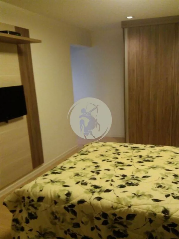 Apartamento à venda com 3 quartos, 180m² - Foto 2