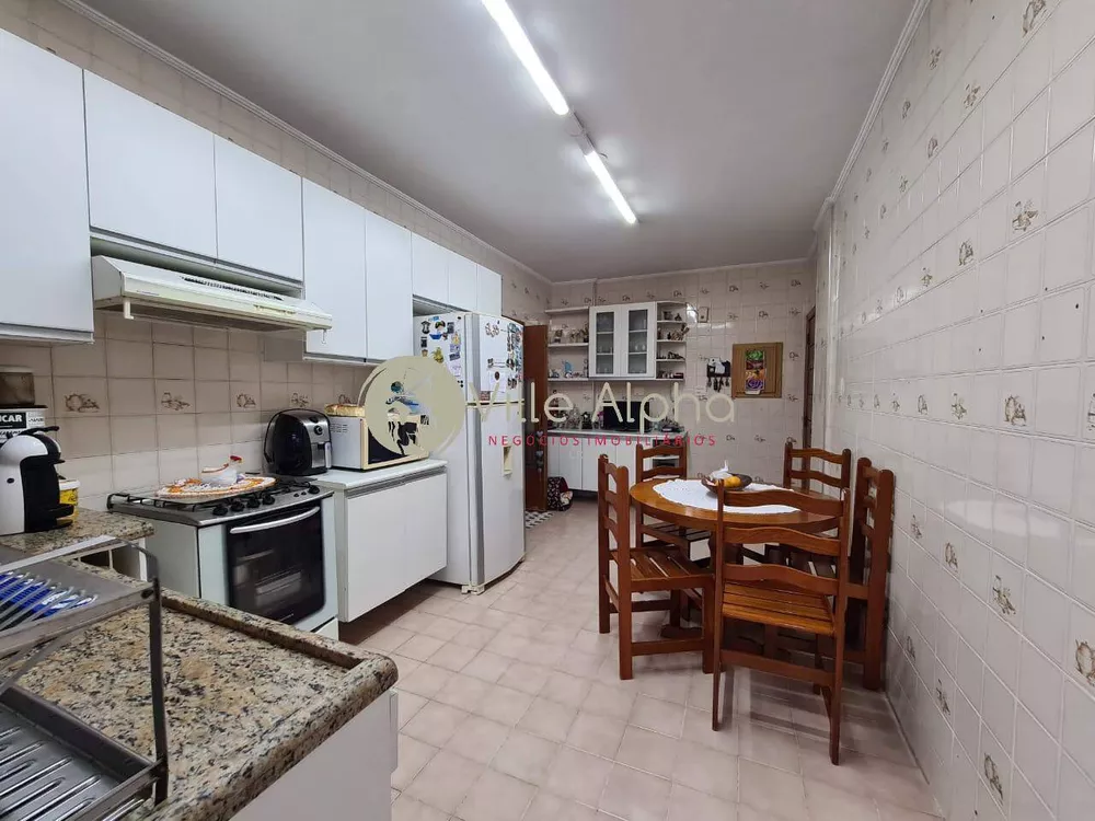 Apartamento à venda com 3 quartos, 150m² - Foto 3