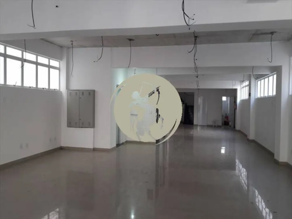Loja-Salão, 2500 m² - Foto 1