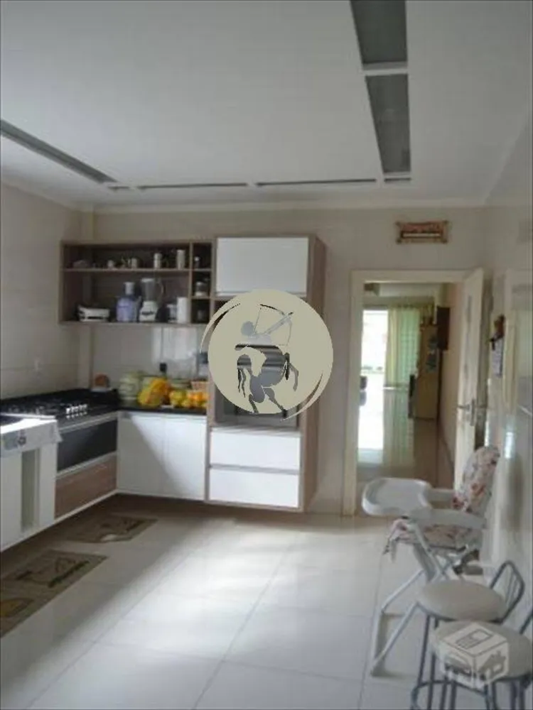 Casa, 4 quartos, 243 m² - Foto 1