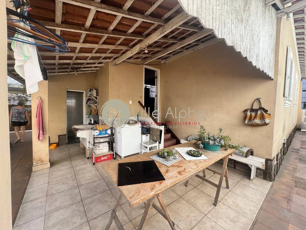 Casa à venda com 3 quartos, 160m² - Foto 1