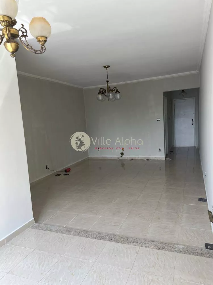 Apartamento à venda com 3 quartos, 106m² - Foto 2