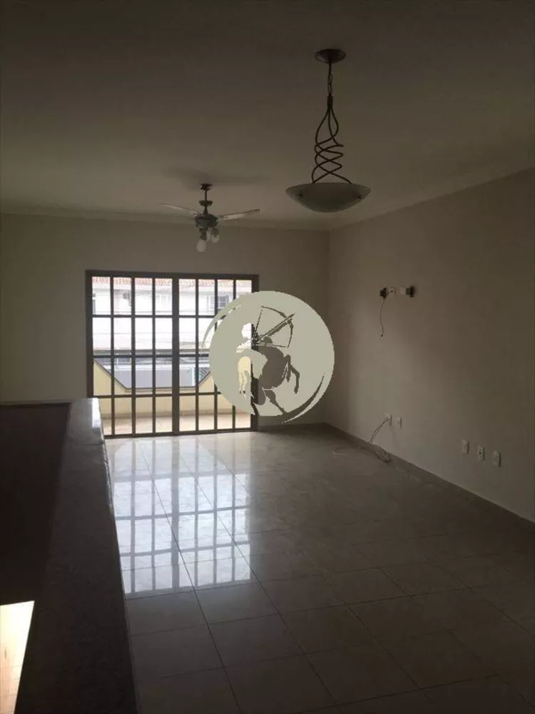 Casa à venda com 3 quartos, 160m² - Foto 1