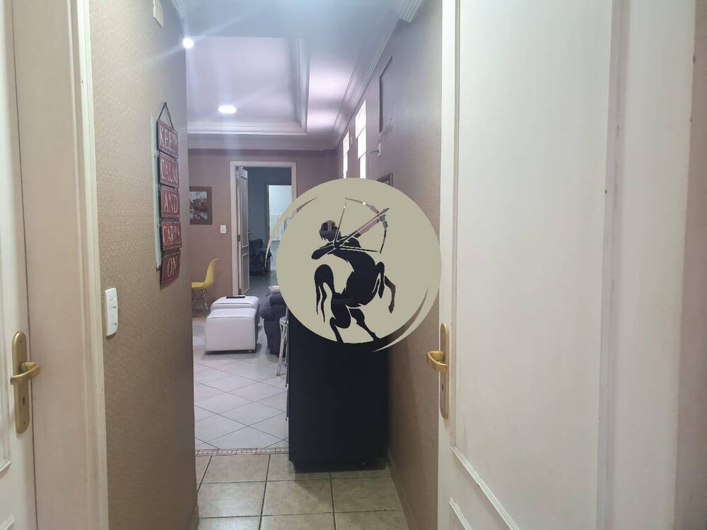 Casa à venda com 3 quartos, 180m² - Foto 2