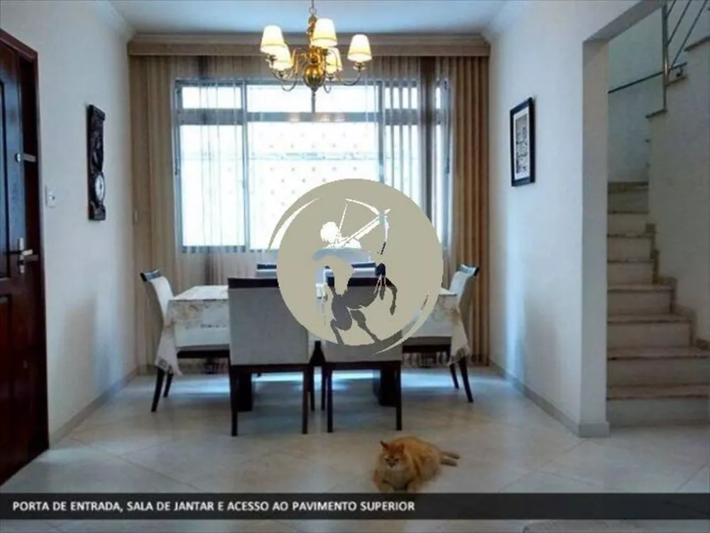 Casa à venda com 4 quartos, 180m² - Foto 1