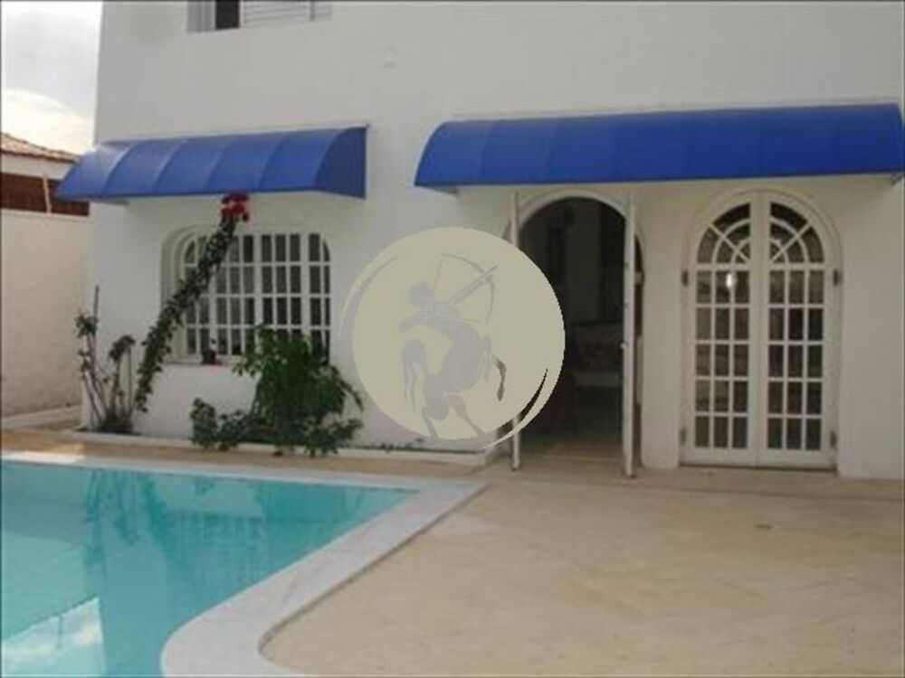 Casa à venda com 4 quartos, 200m² - Foto 2