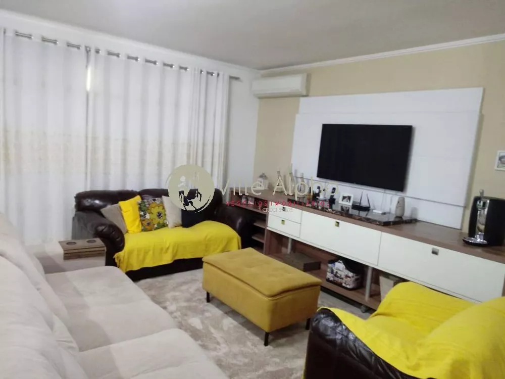 Apartamento à venda com 3 quartos, 154m² - Foto 2