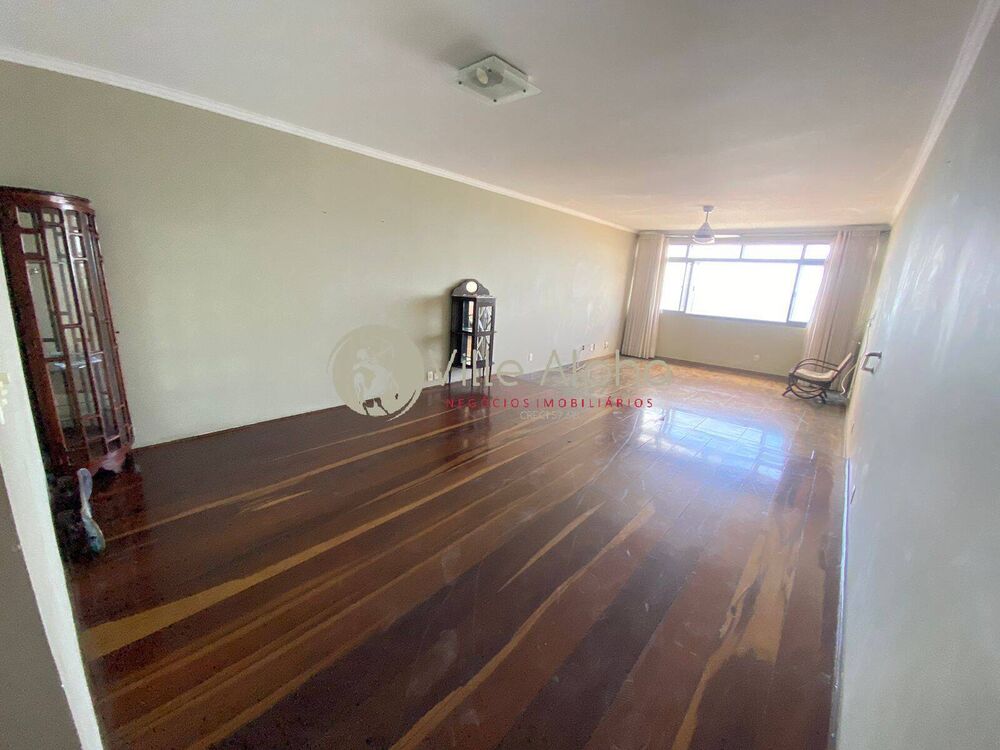 Apartamento à venda com 3 quartos, 200m² - Foto 1