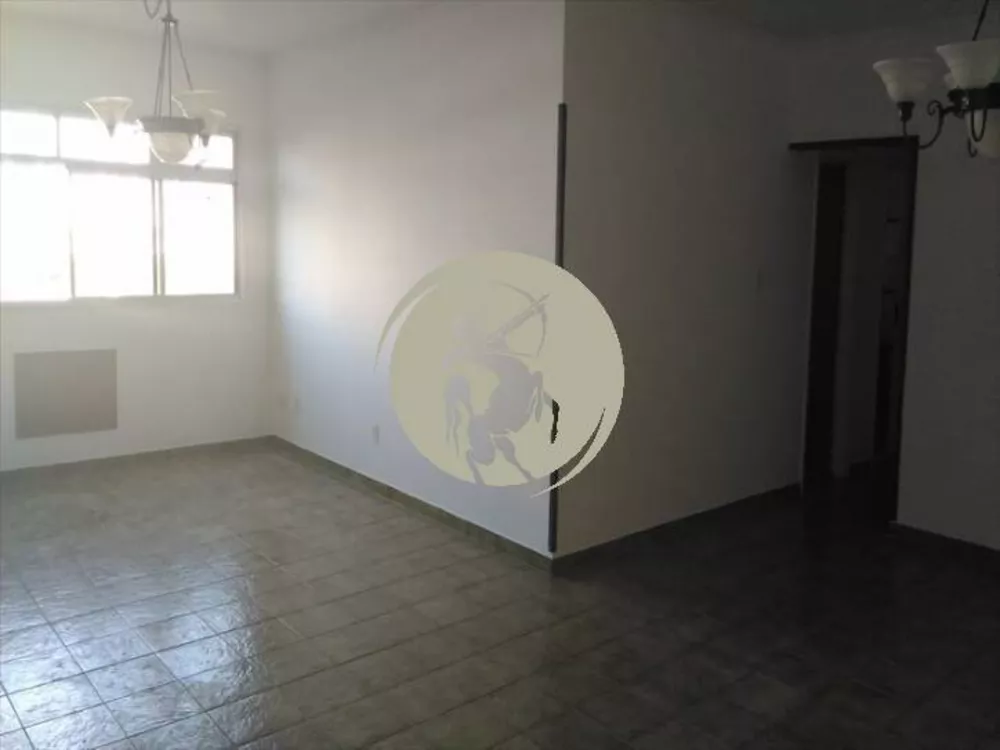 Apartamento à venda com 3 quartos, 150m² - Foto 3