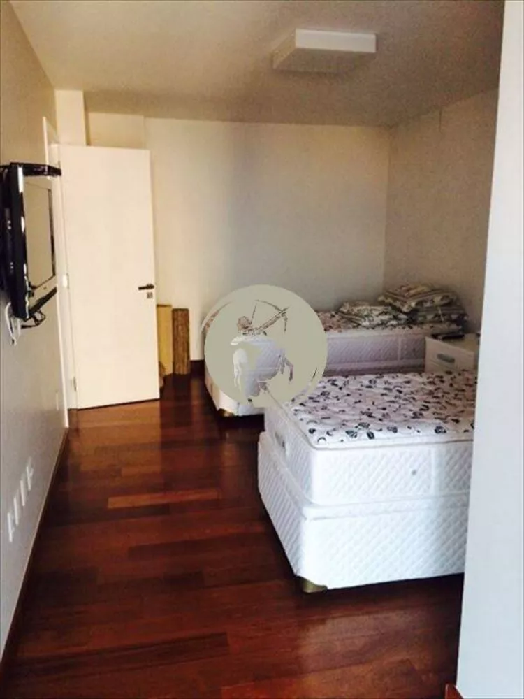 Apartamento à venda com 3 quartos, 187m² - Foto 4