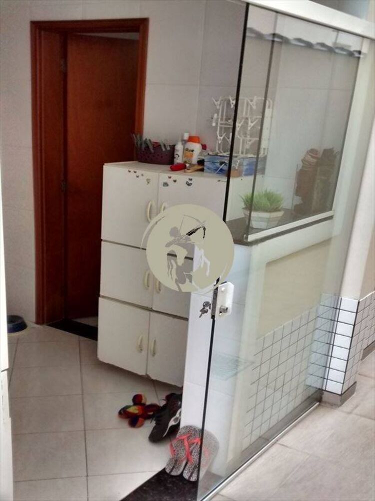 Casa à venda com 3 quartos, 158m² - Foto 9