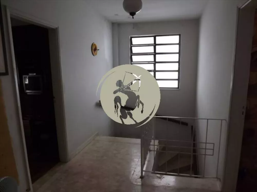 Casa à venda com 4 quartos, 240m² - Foto 2