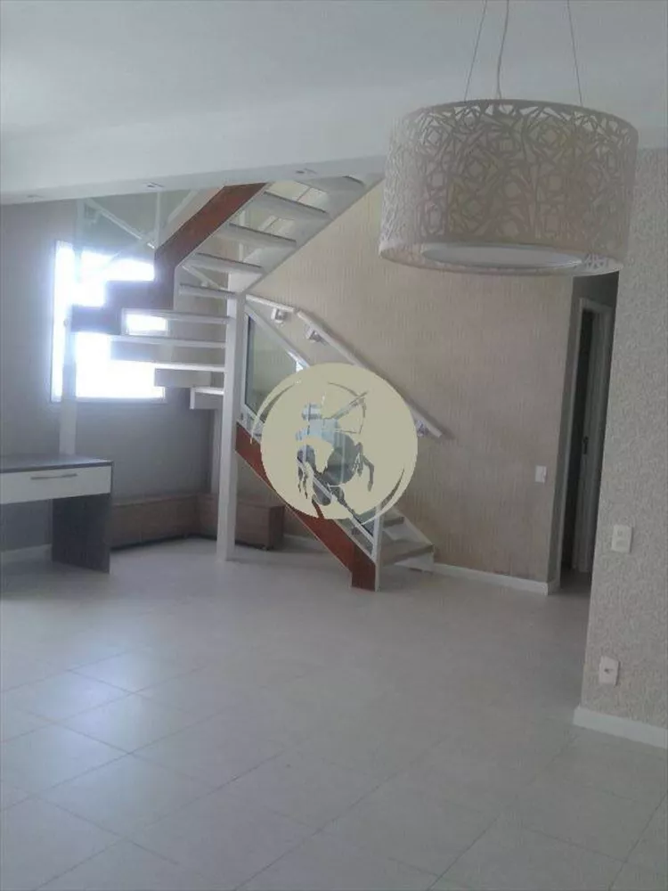 Cobertura à venda com 4 quartos, 250m² - Foto 3