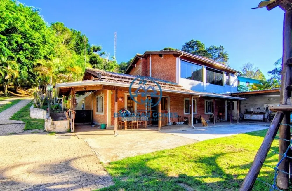 Chácara, 4 quartos, 2420 m² - Foto 1