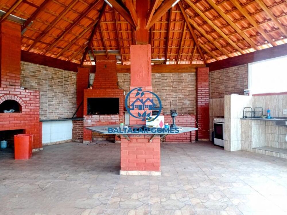 Chácara à venda com 8 quartos, 4250m² - Foto 2