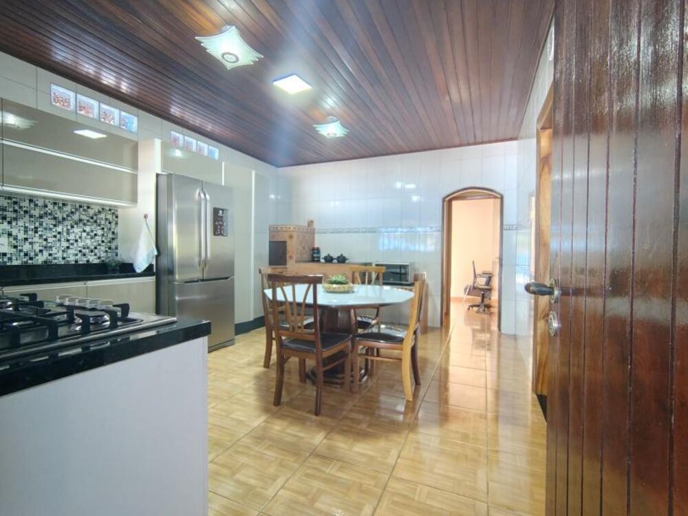 Chácara, 3 quartos, 2400 m² - Foto 2