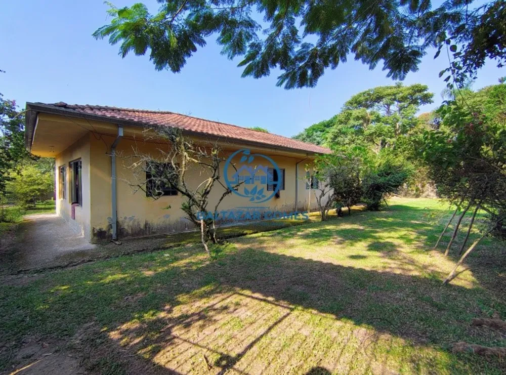 Chácara, 3 quartos, 2500 m² - Foto 1