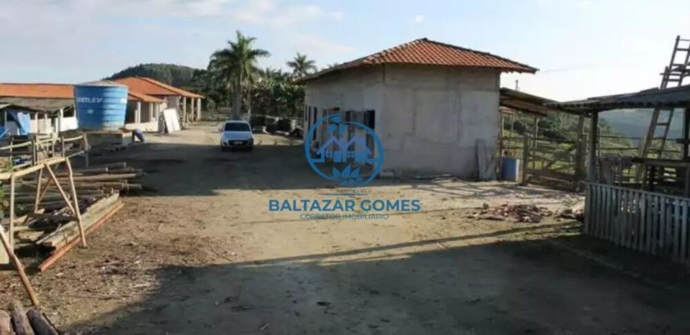 Sítio, 6 quartos, 11 m² - Foto 4