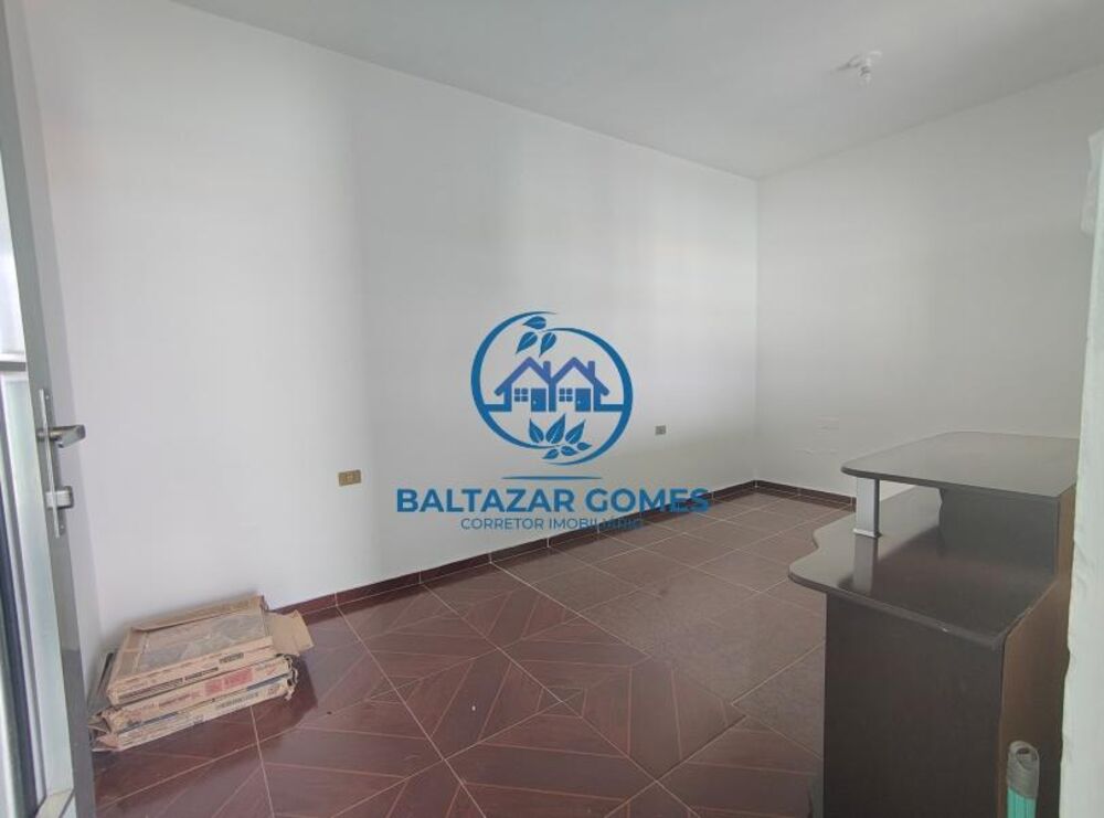 Casa à venda com 2 quartos, 176m² - Foto 1