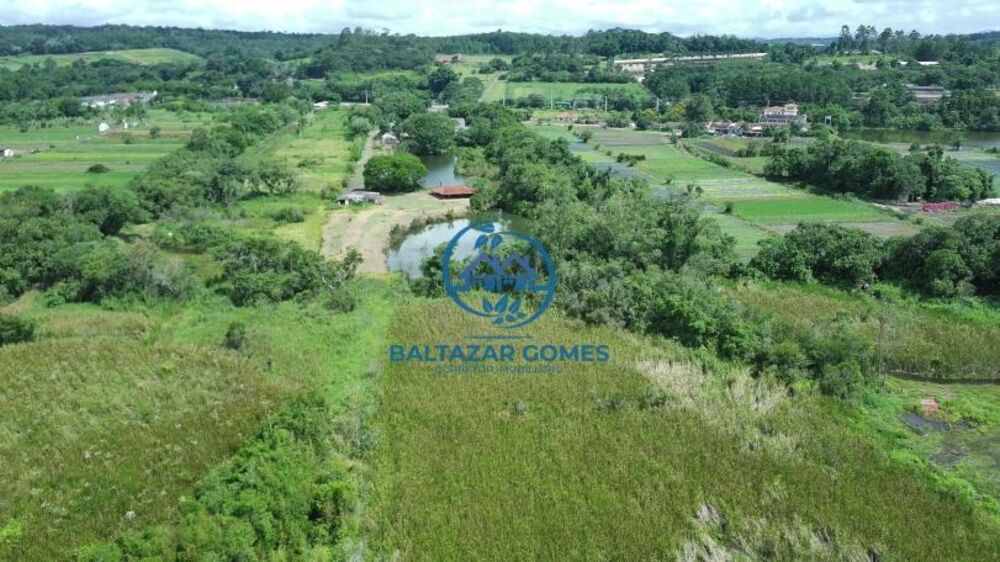 Sítio à venda com 2 quartos, 70000m² - Foto 1