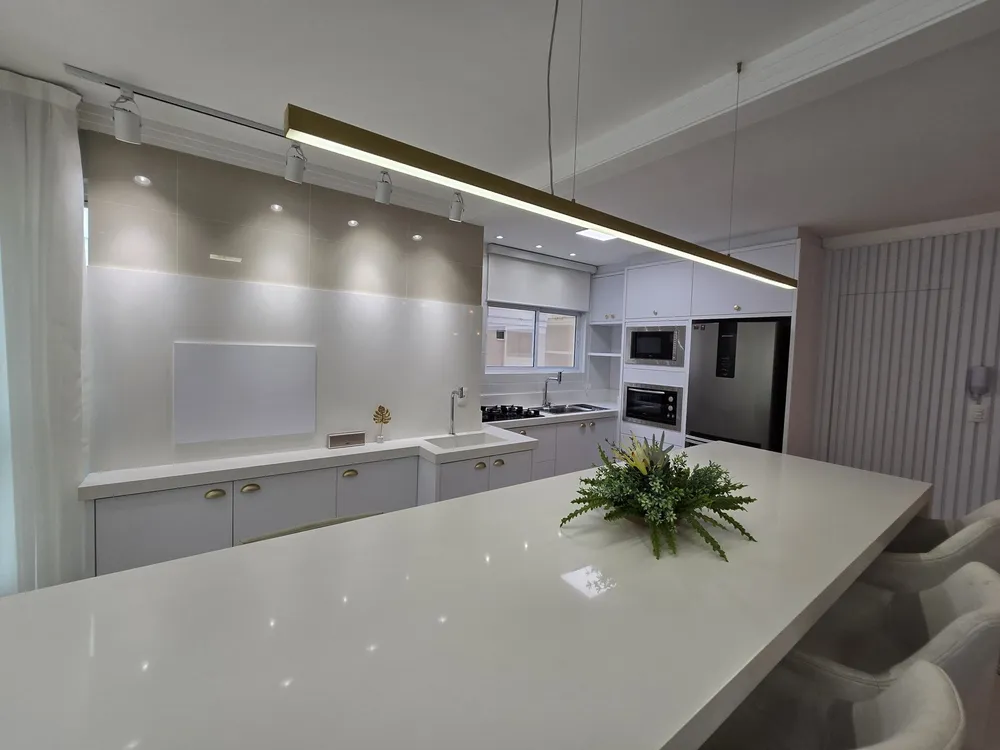 Apartamento, 3 quartos, 137 m² - Foto 2
