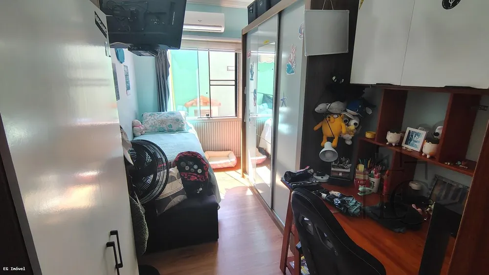 Casa, 6 quartos, 196 m² - Foto 1