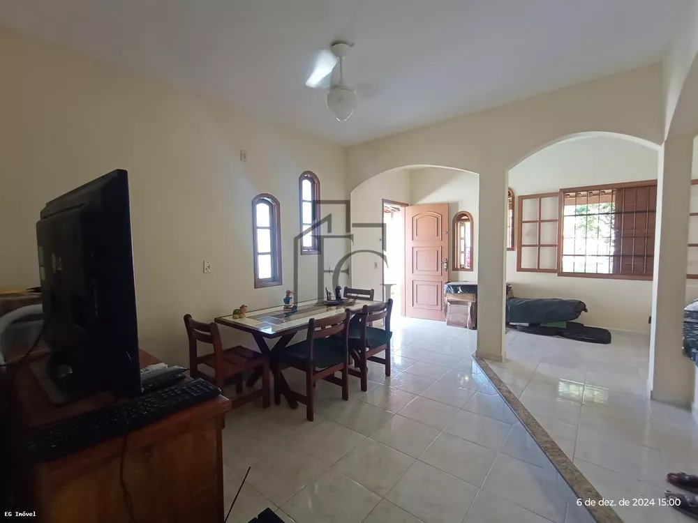 Casa, 4 quartos, 174 m² - Foto 1