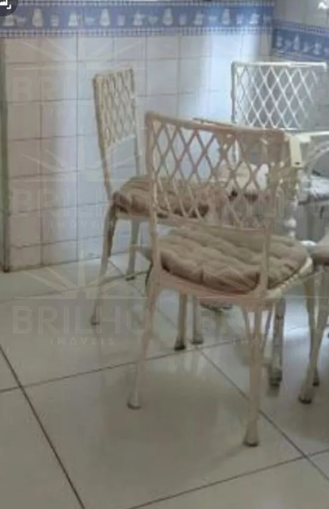 Casa de Condomínio à venda com 4 quartos, 300m² - Foto 9