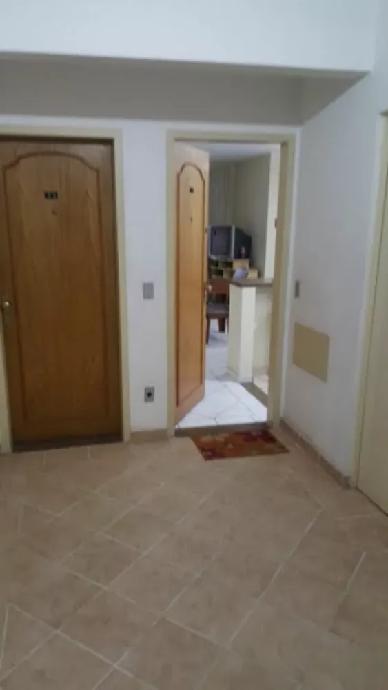 Apartamento à venda com 2 quartos, 65m² - Foto 2