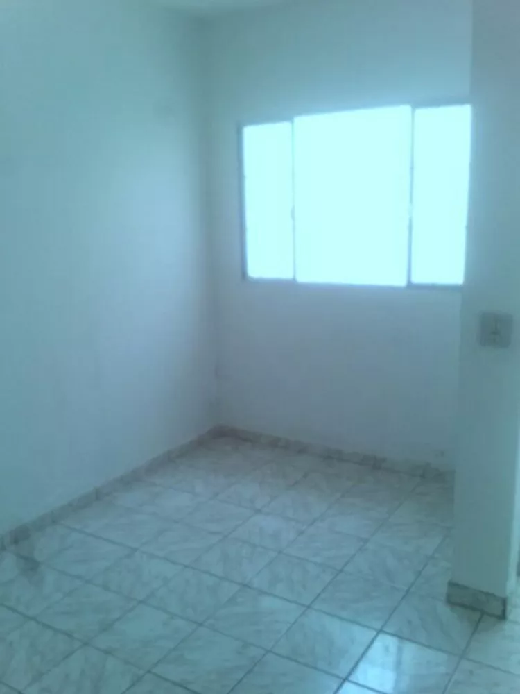 Casa para alugar com 2 quartos, 125m² - Foto 4