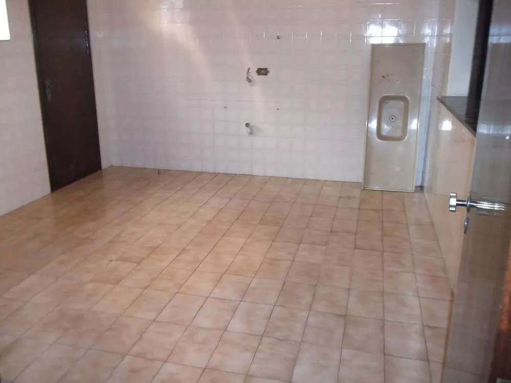 Sobrado, 8 quartos, 650 m² - Foto 9