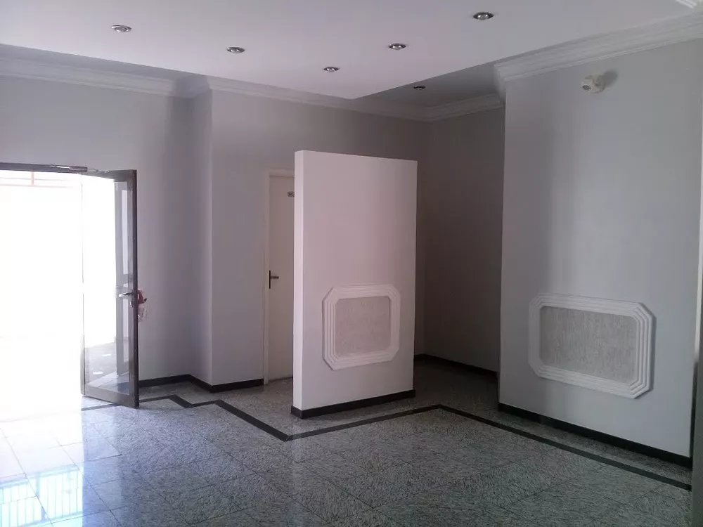 Apartamento à venda com 2 quartos, 70m² - Foto 2