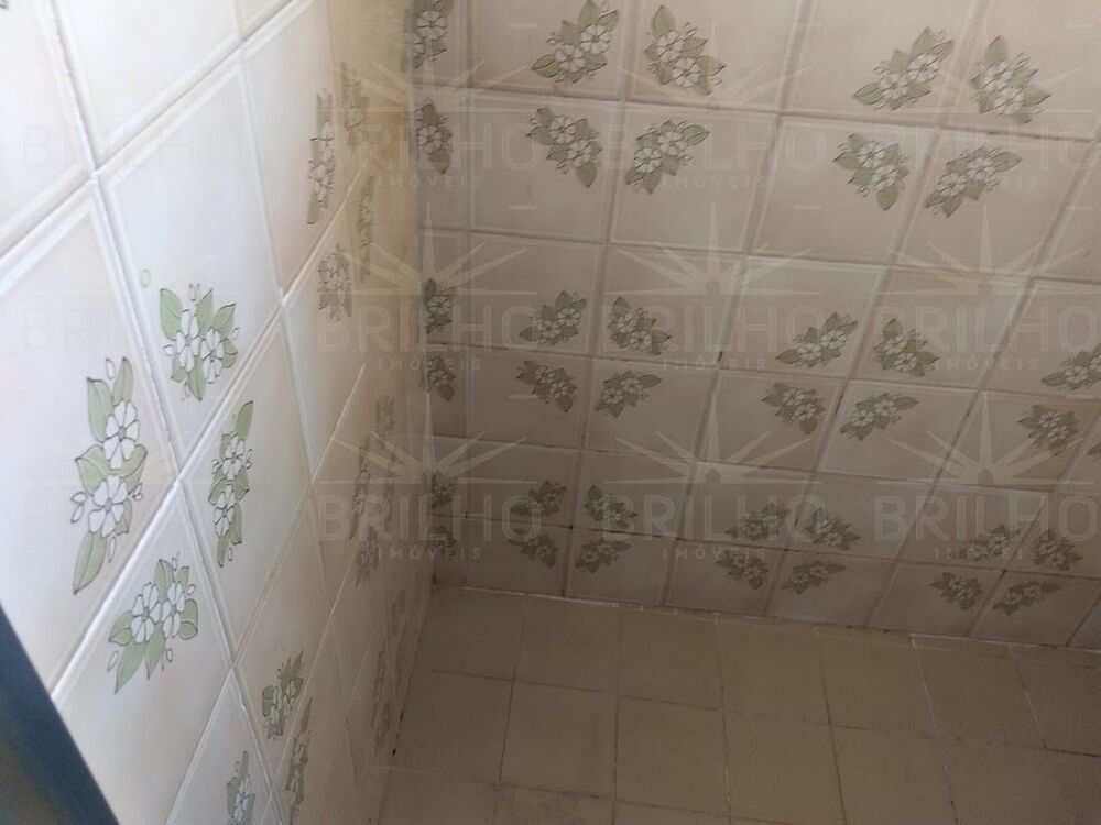 Casa à venda e aluguel com 3 quartos, 190m² - Foto 2
