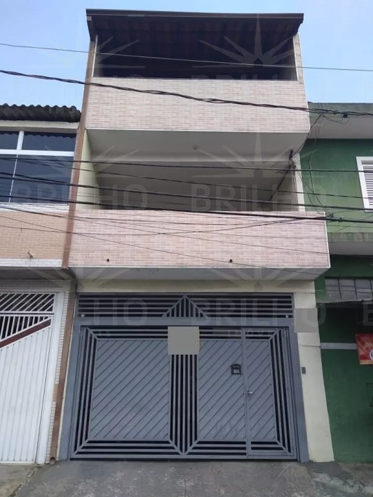 Sobrado à venda com 3 quartos, 238m² - Foto 1