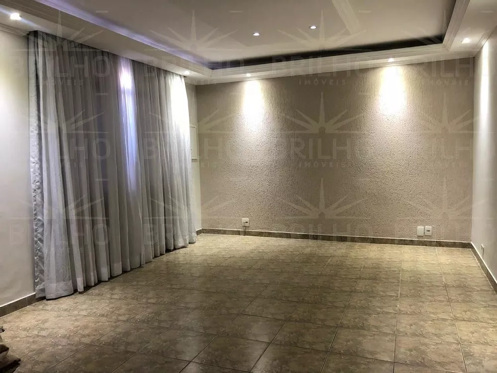 Sobrado à venda com 4 quartos, 220m² - Foto 2