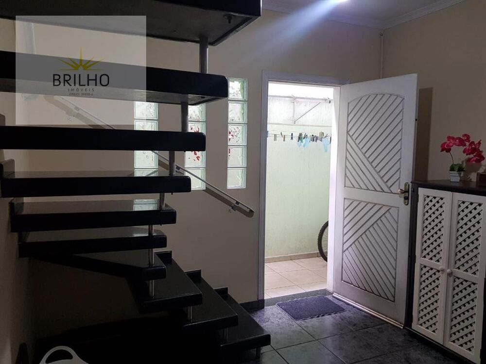 Sobrado à venda com 4 quartos, 208m² - Foto 4