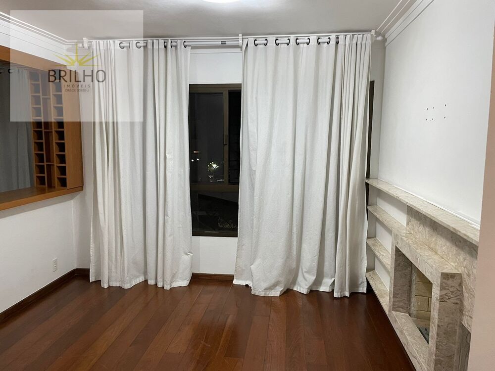 Apartamento para alugar com 3 quartos, 130m² - Foto 2