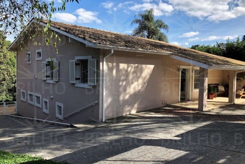 Casa para alugar com 5 quartos, 1001m² - Foto 1