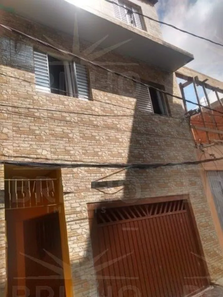 Sobrado à venda com 5 quartos, 65m² - Foto 2