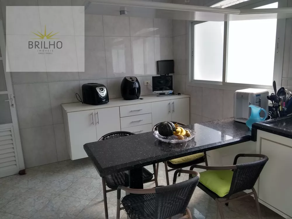 Sobrado à venda com 2 quartos, 300m² - Foto 3