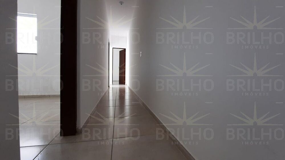 Casa à venda com 2 quartos, 60m² - Foto 3
