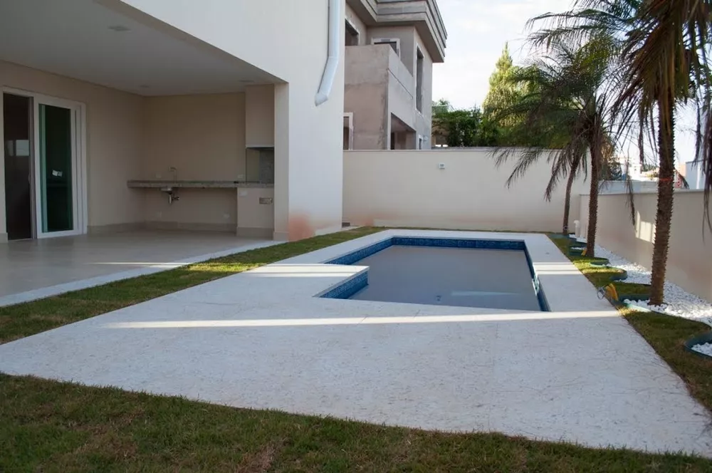 Casa de Condomínio à venda com 4 quartos, 383m² - Foto 1