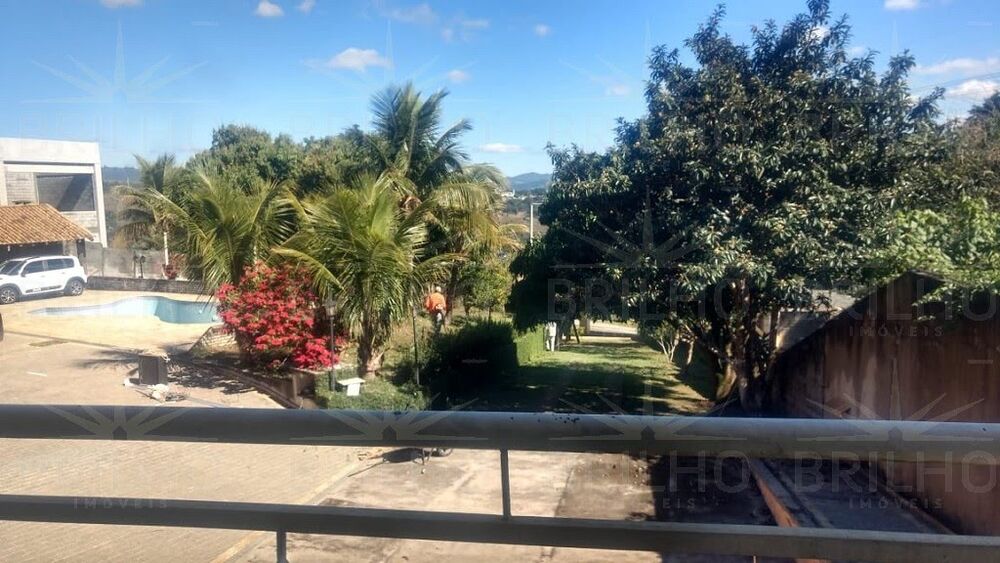 Chácara à venda com 4 quartos, 2600m² - Foto 1