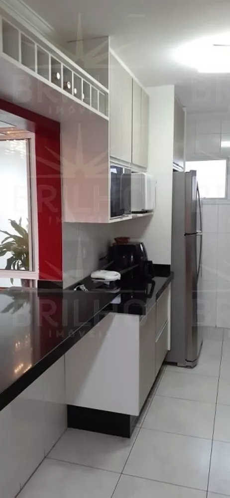 Apartamento à venda com 3 quartos, 76m² - Foto 3