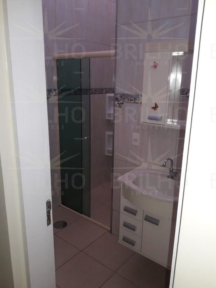 Casa para alugar com 3 quartos, 125m² - Foto 28